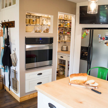 Hollings Maple Door in Meringue