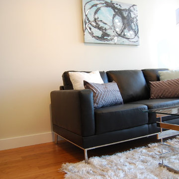 Vacant Condo Living/Dining Room