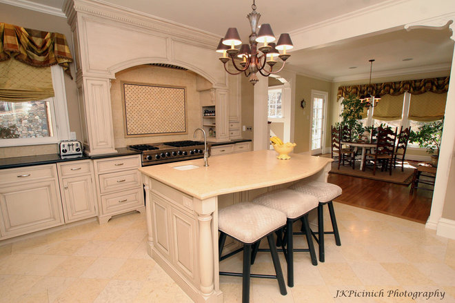 Traditional Kitchen by Rob Kane - Kitchen Interiors Inc.