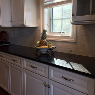 KraftMaid Knollwood White