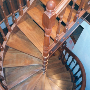 ESCALERAS DE MADERA A MEDIDA ARTESANALES