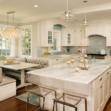 Inset Kitchen with Breakfast Nook