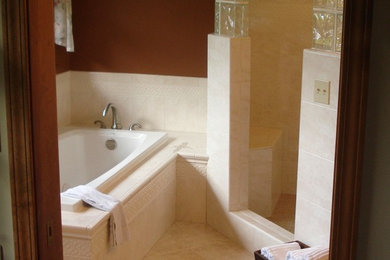 Example of a classic bathroom design in New York