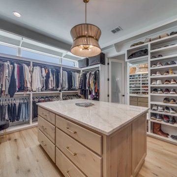 Modern European: 3,830 ft², 4 BR/3 BA/1 ST