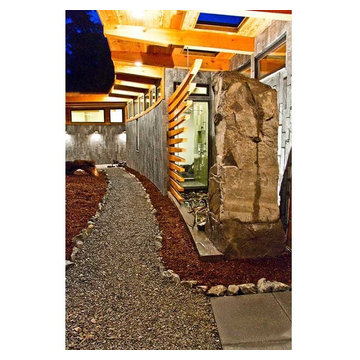 Ucluelet House | Exterior Walkway