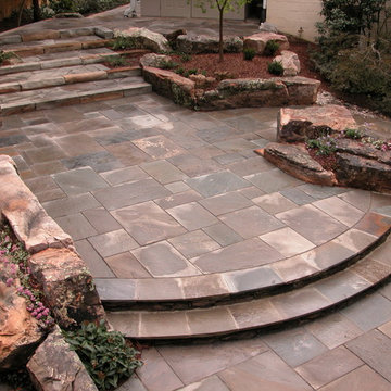 A Patio Where Linear Meets Natural