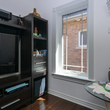 Casement Window in Attractive Living Room - Renewal by Andersen Greater Toronto,