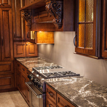 Fairfield, Iowa - Traditional Cherry Kitchen