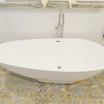 BARRIER-FREE MASTER BATHROOM