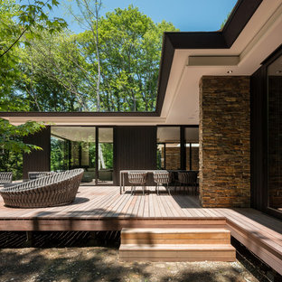 他の地域のコンテンポラリースタイルのおしゃれなデッキの写真