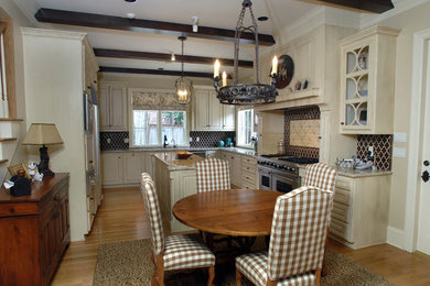 Inspiration for a timeless dining room remodel in Houston