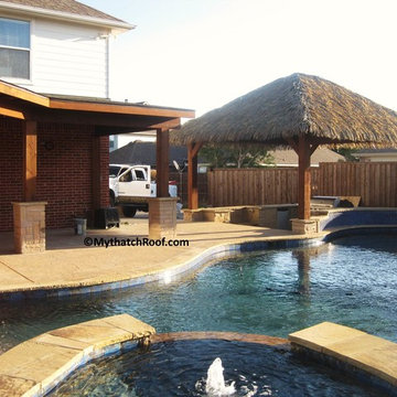Frisco 21' x 18' Thatched Cabana