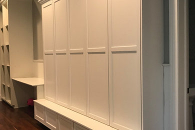 Inspiration for a timeless entryway remodel in Wilmington