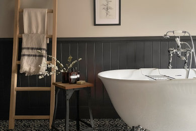 Inspiration for a classic bathroom in Other.