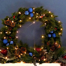 fireplace mantel holiday decorations