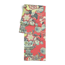 table runners and linens