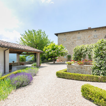 Villa nella campagna toscana con giardino