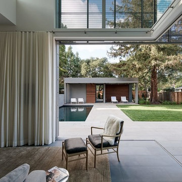Contemporary Peninsula Residence