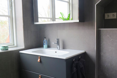 This is an example of a modern bathroom in Stockholm.