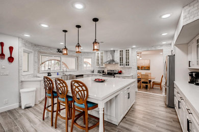 Example of a kitchen design in Las Vegas