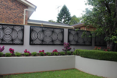 Пример оригинального дизайна: маленькая идея дизайна в современном стиле для на участке и в саду