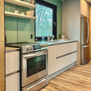 Tiny Beach House Kitchen: Tiny, ON