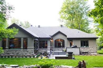 Example of an exterior home design in Ottawa