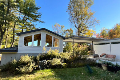 Inspiration for a modern exterior home remodel in Philadelphia