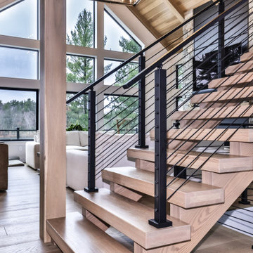 Family Lakehouse - Stairs