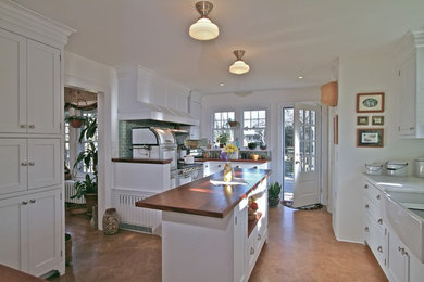 Elegant kitchen photo in New York