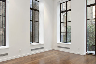 Example of a minimalist home design design in New York