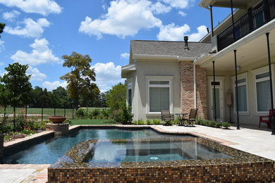 Trendy pool photo in Houston