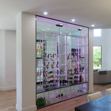 Les Jardins Wine Display