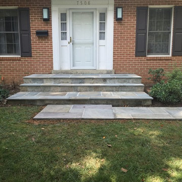 Flagstone Walkway in Bethesda MD with Border on Stoop