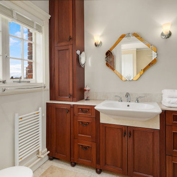 The Victoria: Queen Anne Condo