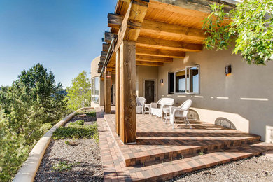 Inspiration for a southwestern home design remodel in Albuquerque