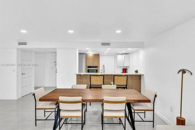 Dining room - modern dining room idea in Miami