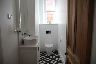 Inspiration for a traditional bathroom in Melbourne.