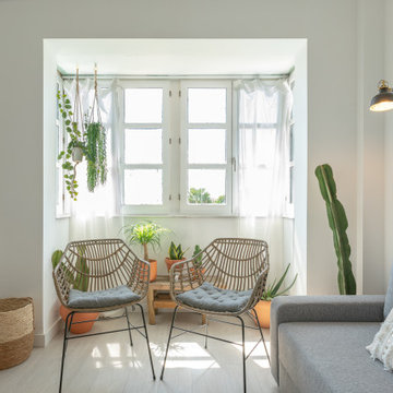 Estudio mediterráneo con terraza al mar