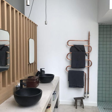 Rénovation d'une Salle de bain : Sols et meubles en Chukum
