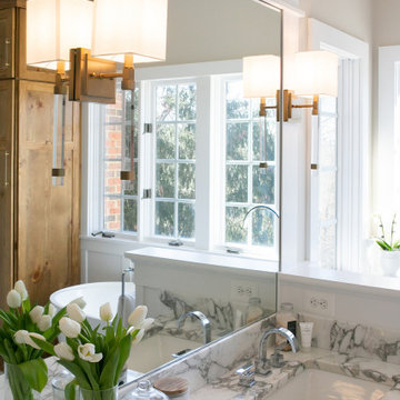 Grid Glass Arabascato Marble Bathroom