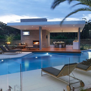 シドニーの大きいオーダーメイドモダンスタイルのおしゃれなプールの写真