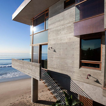 Concrete Home: Malibu, CA