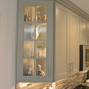 Compact Transitional Kitchen - Bowie, MD