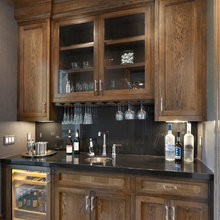 Dining & Bar