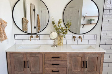 Bathroom - rustic bathroom idea