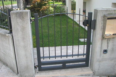 Walkway gate