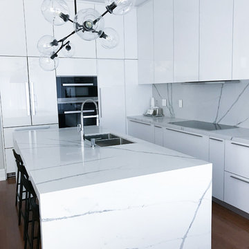 Acrylic White Kitchen - Foxy, Alluring & Cool