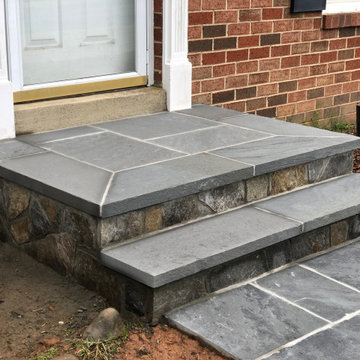 Custom Select Blue Flagstone Wakway with 2 Inch Thermal Border and Step Tread