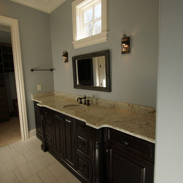 Bathroom/Laundry Room
